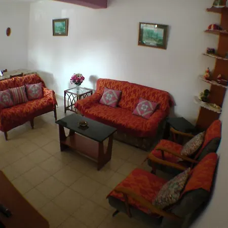 Quarto em Acomodações Particulares Afentra's Salamiou