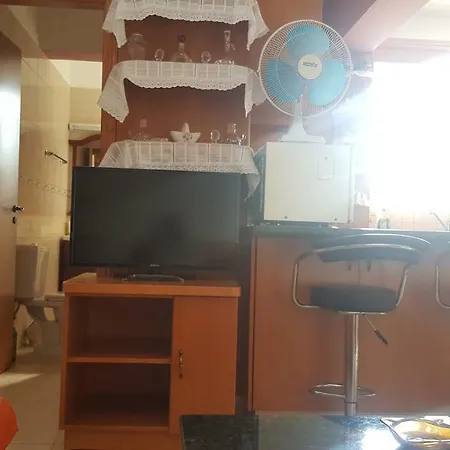 Afentra's Quarto em Acomodações Particulares Salamiou